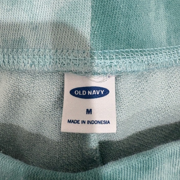 Old Navy Sweatshirt and Short Set - Picture 5 of 5